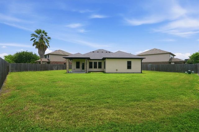 7005 Tocken Ct, Corpus Christi, TX 78414