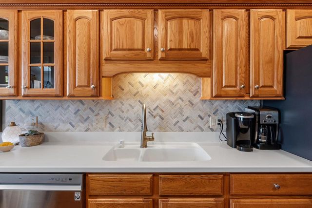 1668 Iroquois AVENUE, Grafton, WI 53024