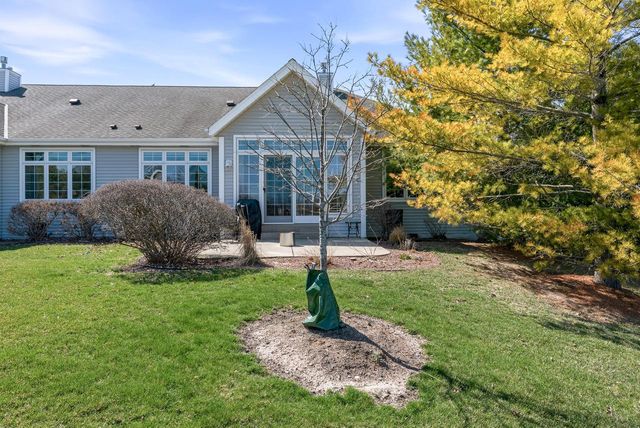 1668 Iroquois AVENUE, Grafton, WI 53024