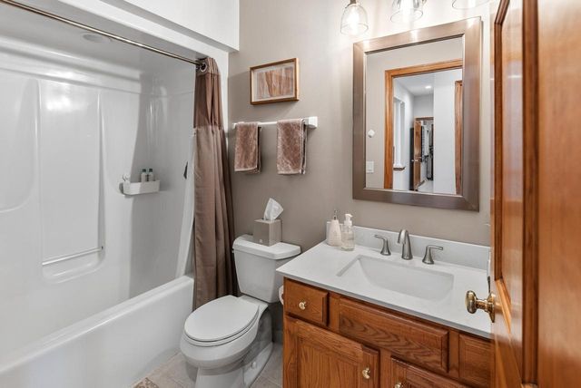 1668 Iroquois AVENUE, Grafton, WI 53024