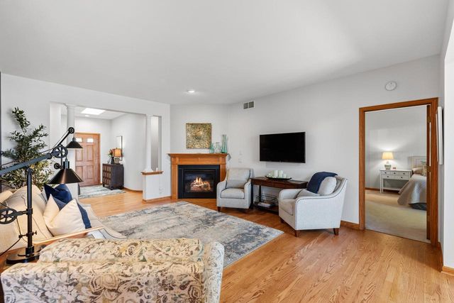 1668 Iroquois AVENUE, Grafton, WI 53024