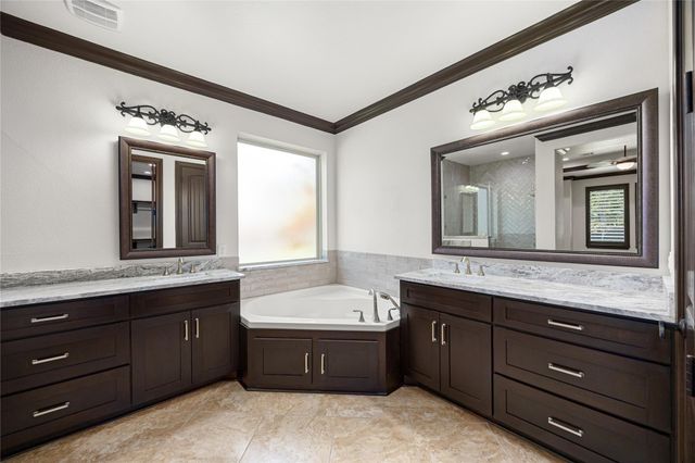 8989 Stone Oak Drive, Montgomery, TX 77316