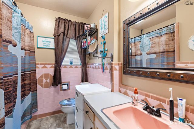 7996 STATE HWY 258, Iowa Park, TX 76367