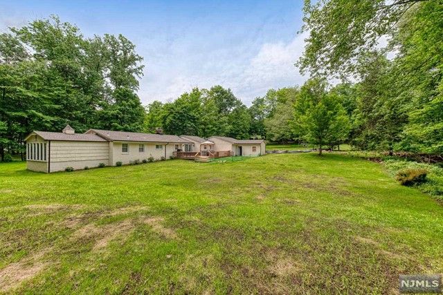 36 Carlough Road, Upper Saddle River, NJ 07458