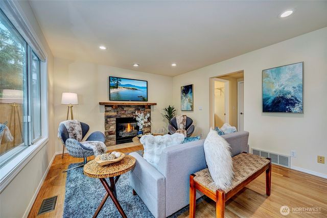 13133 NE 74th Street, Kirkland, WA 98033