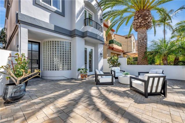 620 22nd Street, Huntington Beach, CA 92648