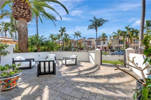620 22nd Street, Huntington Beach, CA 92648