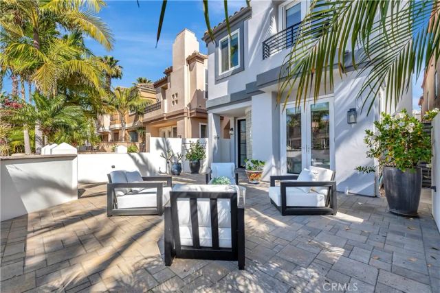 620 22nd Street, Huntington Beach, CA 92648