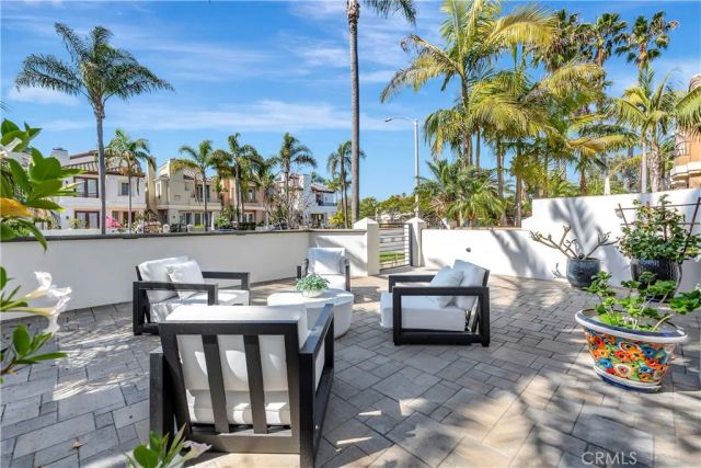 620 22nd Street, Huntington Beach, CA 92648