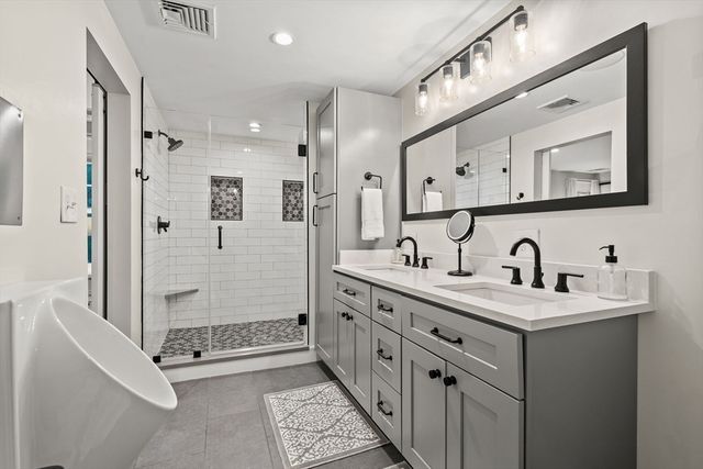 21 Arrowhead Rd, Topsfield, MA 01983