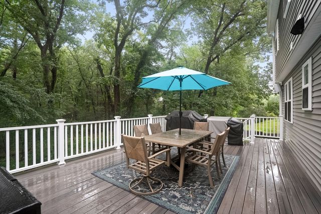 21 Arrowhead Rd, Topsfield, MA 01983