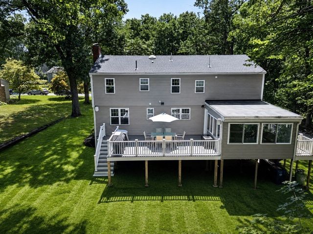 21 Arrowhead Rd, Topsfield, MA 01983