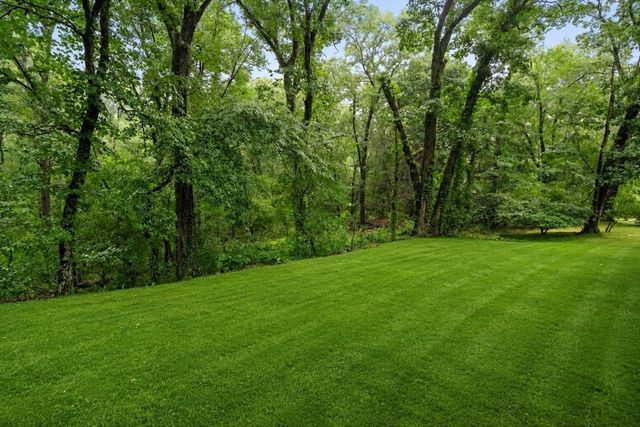 21 Arrowhead Rd, Topsfield, MA 01983