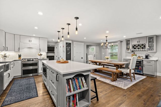 21 Arrowhead Rd, Topsfield, MA 01983