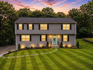 21 Arrowhead Rd, Topsfield, MA 01983