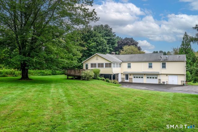 11 Jefferson Drive, New Milford, CT 06776