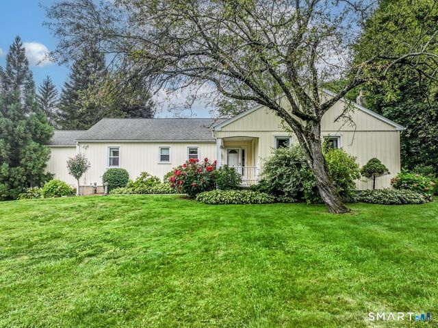 11 Jefferson Drive, New Milford, CT 06776