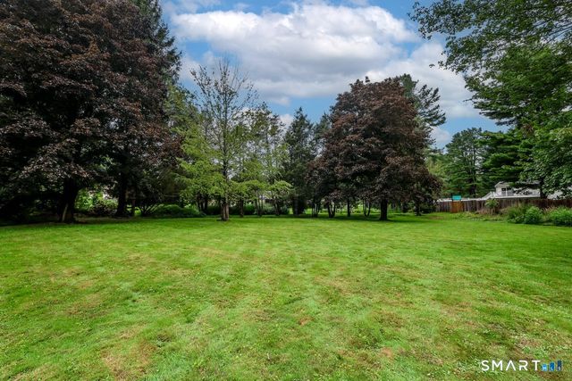 11 Jefferson Drive, New Milford, CT 06776