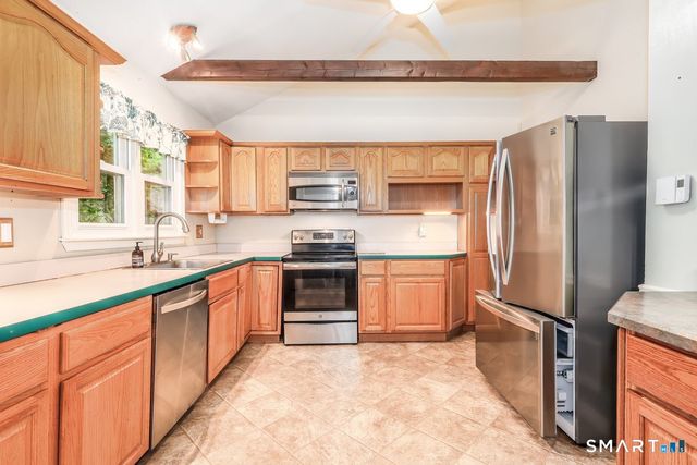 11 Jefferson Drive, New Milford, CT 06776