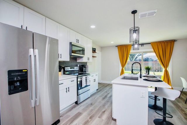 5708 Perrin Street, The Colony, TX 75056