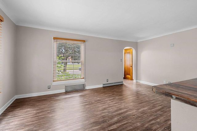 2214 N DIVISION STREET, Appleton, WI 54911