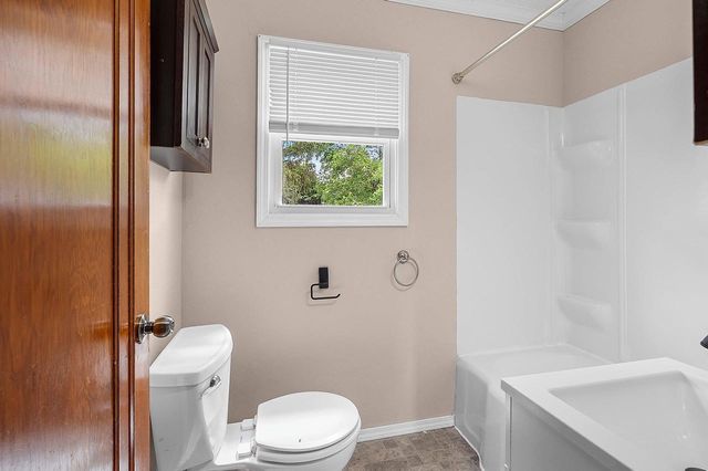 2214 N DIVISION STREET, Appleton, WI 54911