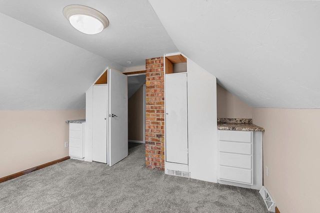 2214 N DIVISION STREET, Appleton, WI 54911