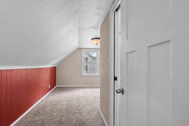 2214 N DIVISION STREET, Appleton, WI 54911