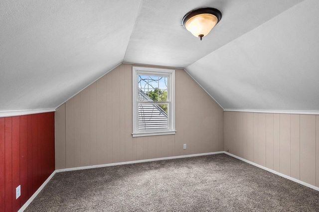 2214 N DIVISION STREET, Appleton, WI 54911
