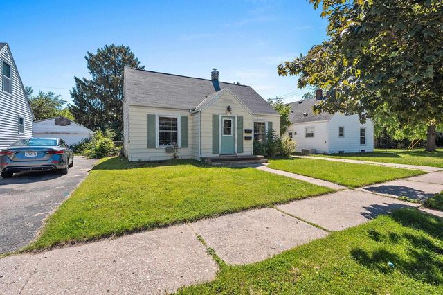 2214 N DIVISION STREET, Appleton, WI 54911