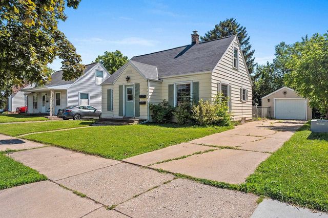2214 N DIVISION STREET, Appleton, WI 54911