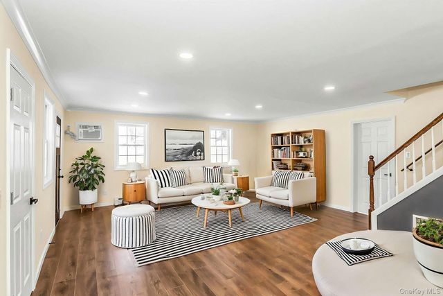 25 Turn Lane, Levittown, NY 11756