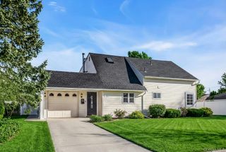 25 Turn Lane, Levittown, NY 11756