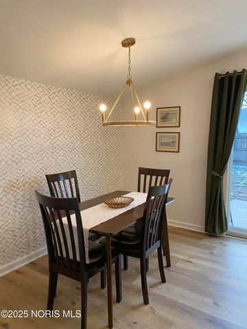 208 Gardner Avenue, Northwood, OH 43619