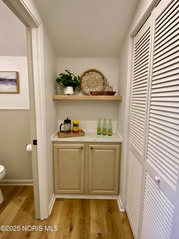 208 Gardner Avenue, Northwood, OH 43619