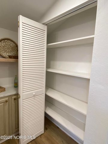 208 Gardner Avenue, Northwood, OH 43619