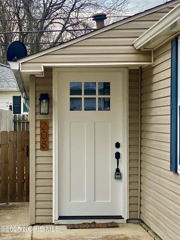 208 Gardner Avenue, Northwood, OH 43619