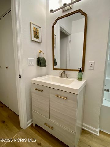 208 Gardner Avenue, Northwood, OH 43619