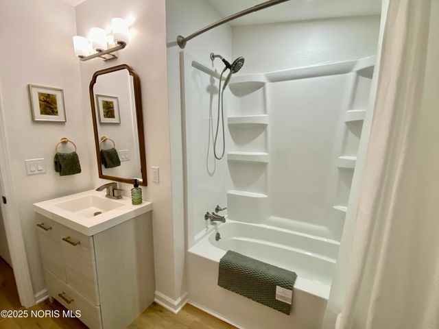 208 Gardner Avenue, Northwood, OH 43619