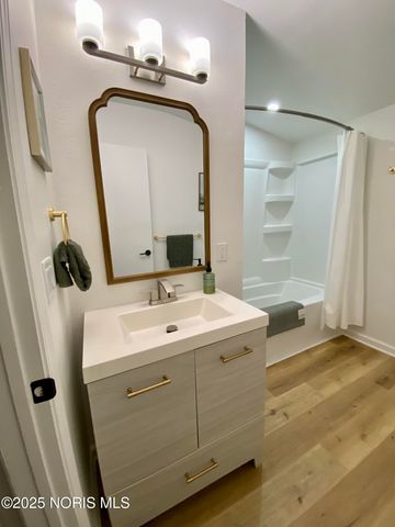 208 Gardner Avenue, Northwood, OH 43619