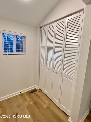 208 Gardner Avenue, Northwood, OH 43619