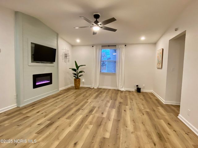 208 Gardner Avenue, Northwood, OH 43619