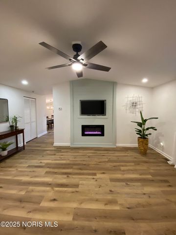 208 Gardner Avenue, Northwood, OH 43619