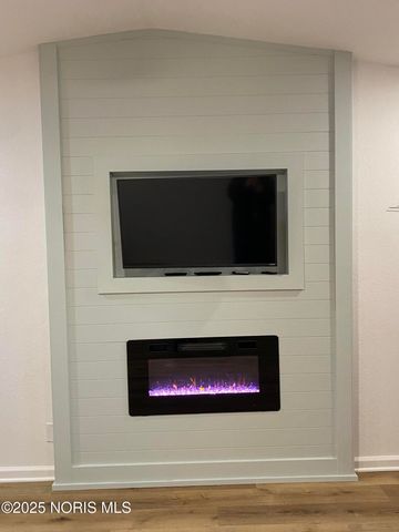 208 Gardner Avenue, Northwood, OH 43619