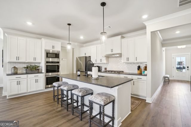 5504 Tullis Drive, Gainesville, GA 30507