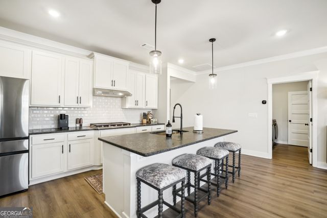 5504 Tullis Drive, Gainesville, GA 30507