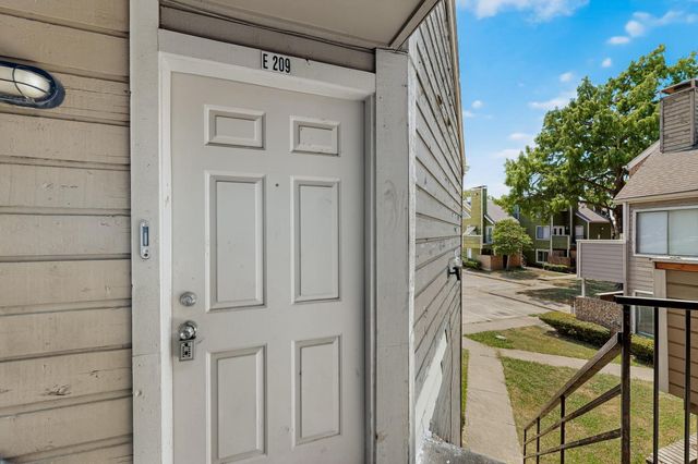 9809 Walnut Street E209, Dallas, TX 75243