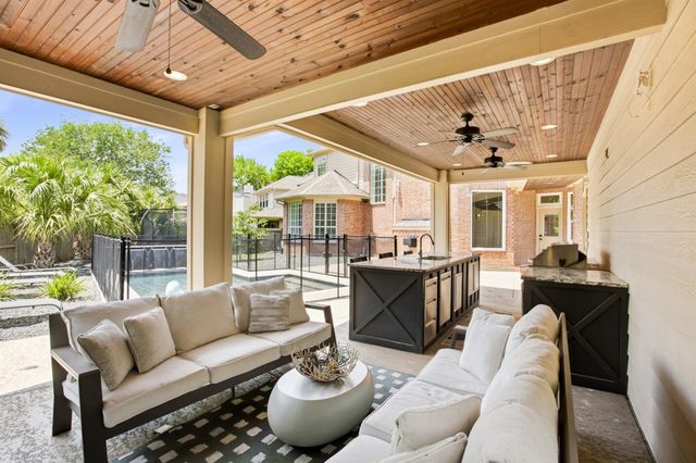 7722 Northwoods Drive, Sugar Land, TX 77479