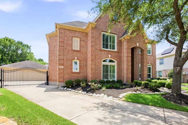 7722 Northwoods Drive, Sugar Land, TX 77479