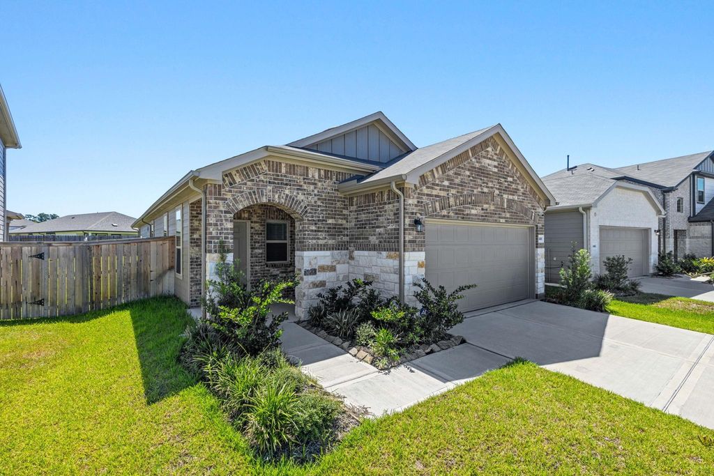 15222 Canyon Rapids Road, Conroe, TX 77302